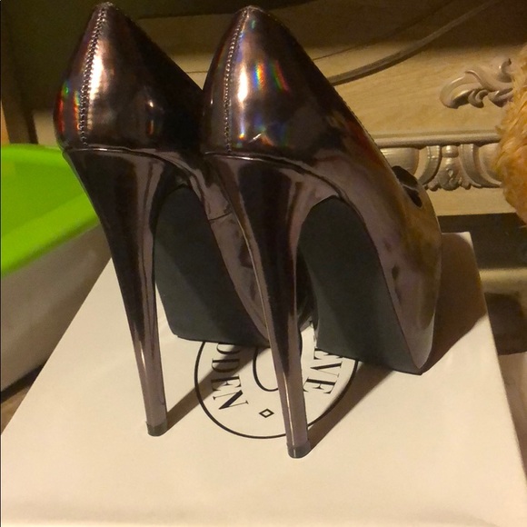 Heels - Picture 4 of 6